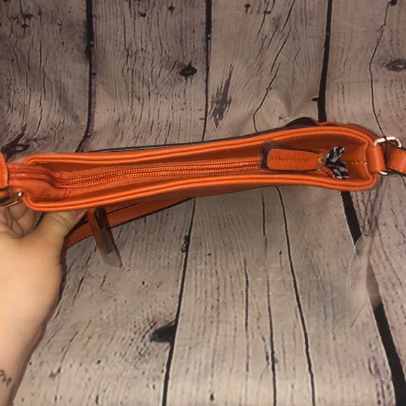 NEW! Brentano Orange Crossbody Bag ๐๐ - Picture 5 of 10